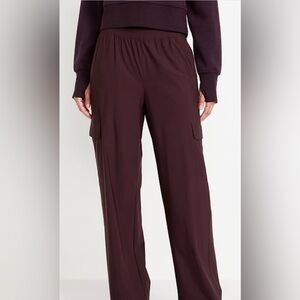 Old Navy Sleektech Wide Leg Cargo Pants